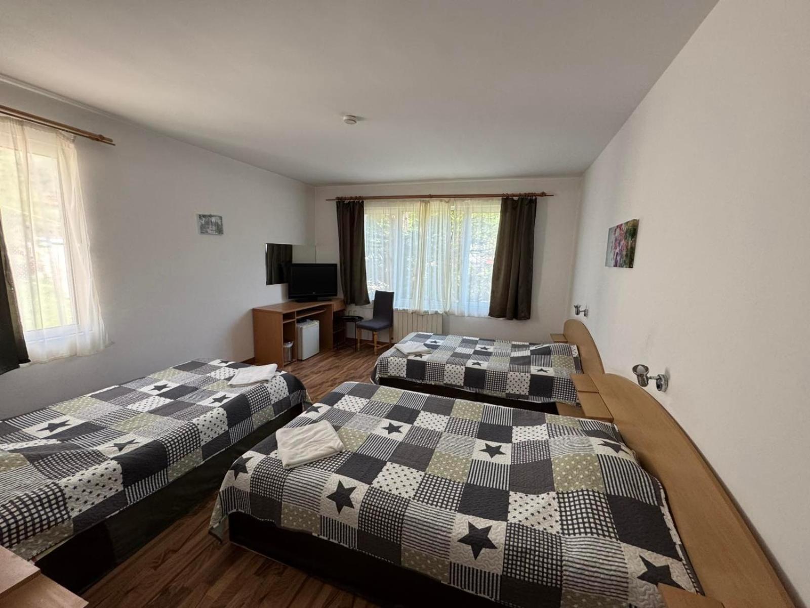 Семеен Хотел Вит Teteven Extérieur photo