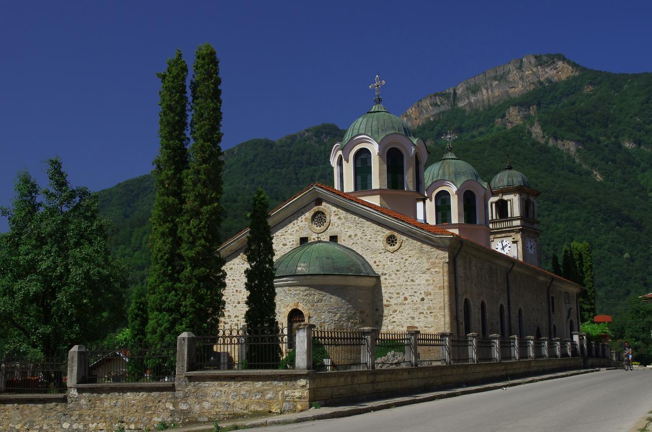 Семеен Хотел Вит Teteven Extérieur photo